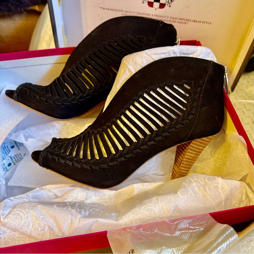 Vince Camuto Acha Suede Heels NEW with box. Size 6.5